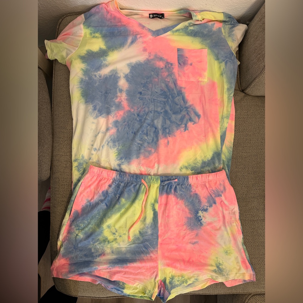 Women’s Tie-Dye Top/Shorts Lounge Set (3X)